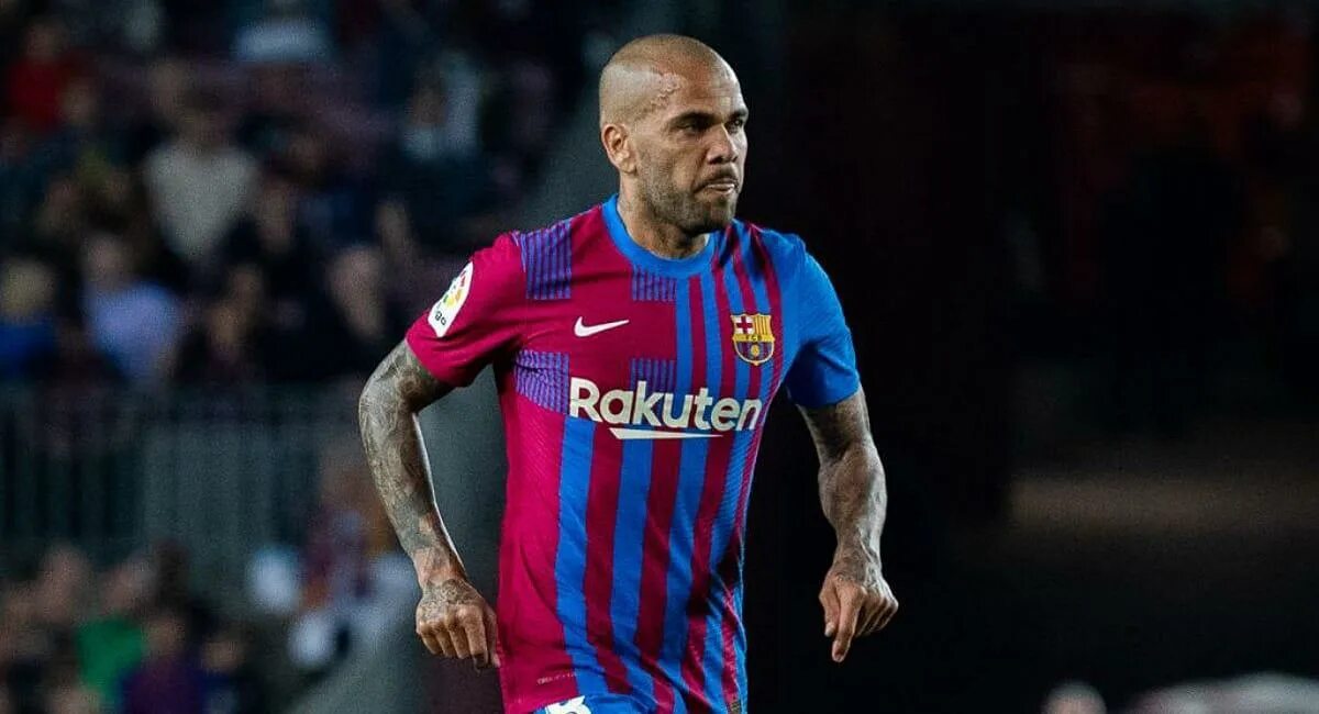 Умер ли дани алвес. Дани Алвес 2023. Дани Алвес 2022. Dani Alves Kim. Барселона 2022.