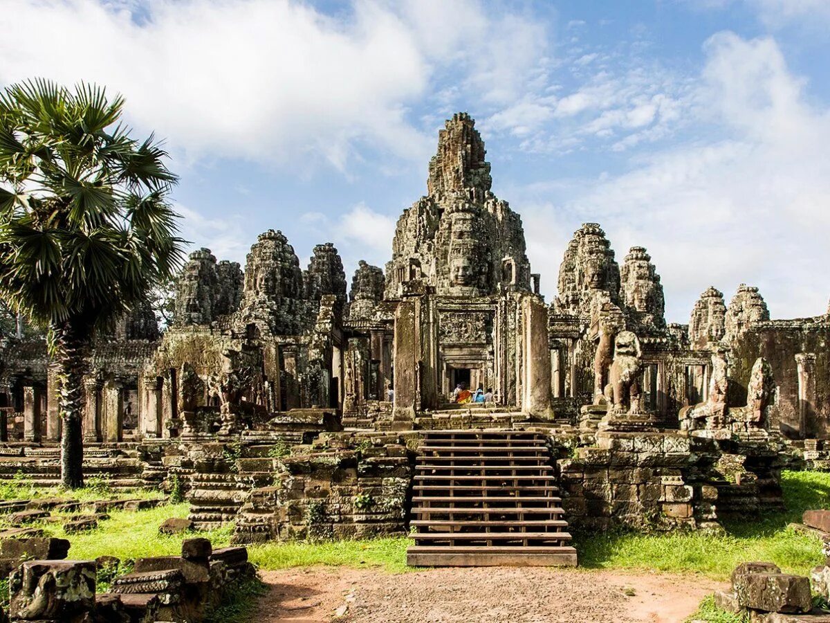 Камбоджа храмовый комплекс Ангкор. Камбоджа – руины Ангкор-ват. Храм храм Ангкор ват. Развалины Ангкор ват.