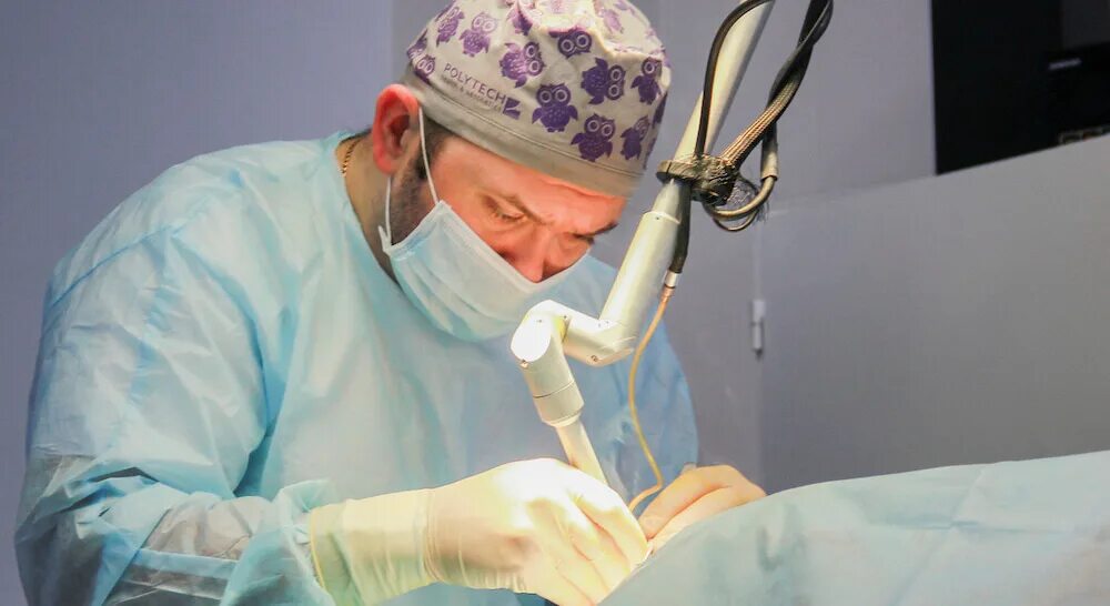 Врач колопроктолог. Операция по удалению геморроя в больнице. Операция по удалению геморроя в больнице. Жд больница хирургическое отделение. Лазерное коагулирование геморроя.