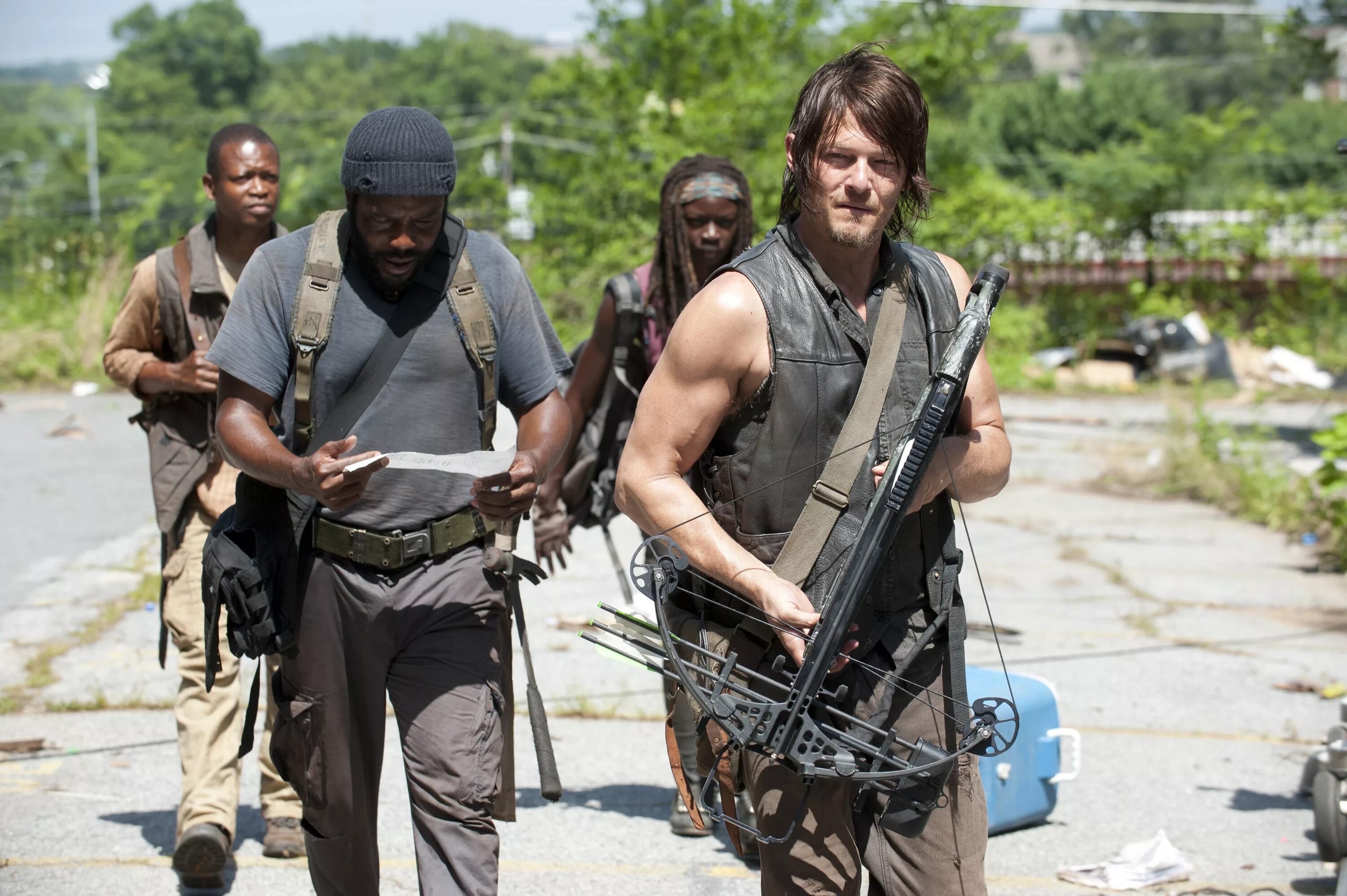 Норман ридус дэрил диксон. The walking dead дэрил диксон. Дэрил диксон ходячие мертвецы с арбалетом. Дэрил диксон. Норман ридус ходячие мертвецы.