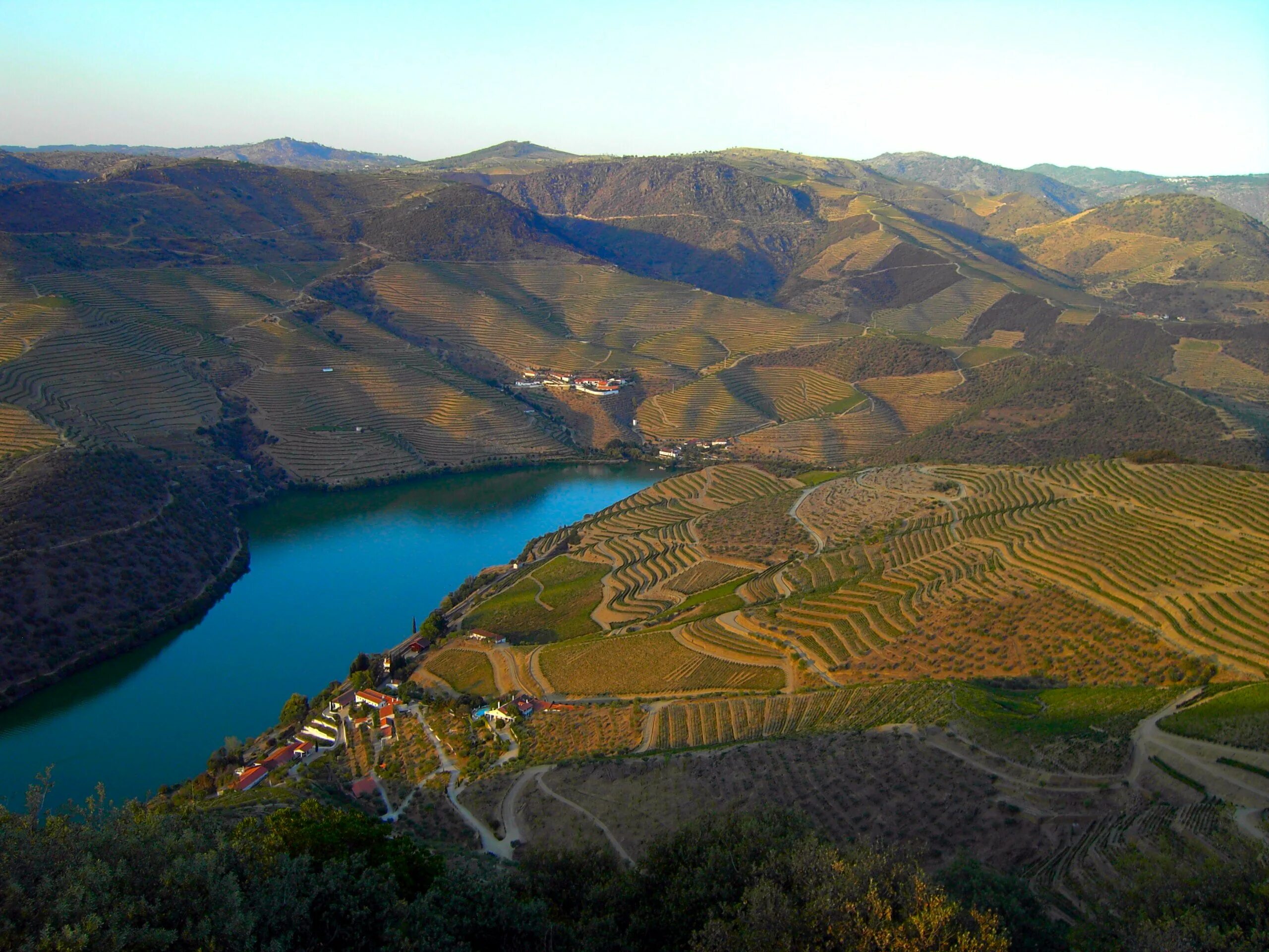 река дуэро в испании. река в португалии 4. долина дуэро португалия. долина дуэро португалия. доуро португалия долина круиз.