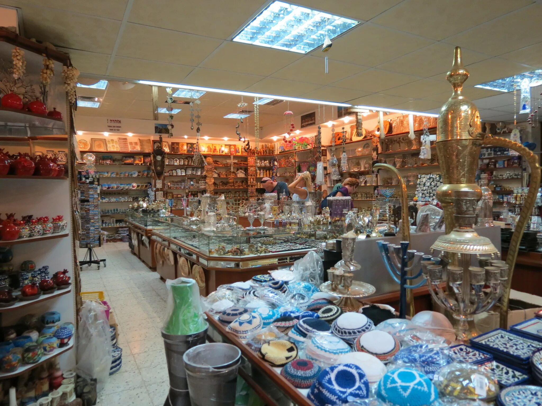 дары востока омск. сувениры рядом. витрины для магазина подарков и сувениров. сувениры магазин рядом со мной. сувениры магазин рядом со мной.