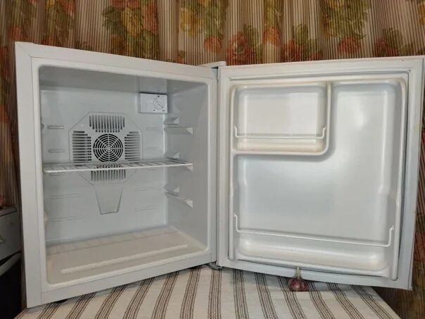 Gemlux gl bc38. Холодильник gemlux gl-bc38. холодильник климатическая камера для сыровяления gemlux gl-bc38. холодильник однокамерный gemlux gl-bc38. винный шкаф gemlux gl-bc38.