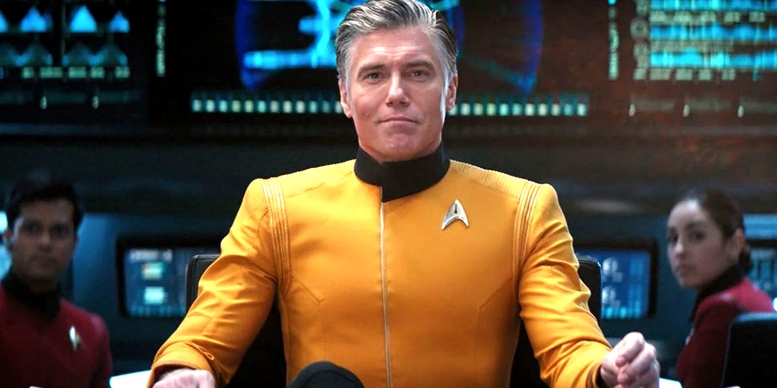 Стар трек strange new worlds. Энсон маунт стартрек. Капитан пайк звездный путь. Звёздный путь странные новые миры сериал. Звёздный путь странные новые миры 2022.