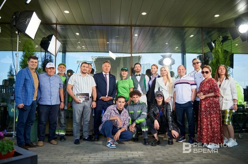 Съемки фильма. Георгий дронов 2013. Тайлер джон олсон теория большого взрыва. Одни из нас сериал. Михаил башкатов универ новая общага.