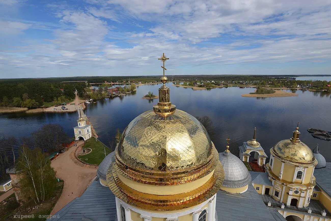 Где находится нилова пустынь монастырь. Монастырь на селигере нилова пустынь. озеро селигер монастырь нилова пустынь. валдай нило столобенская пустынь. нило столобенский монастырь.