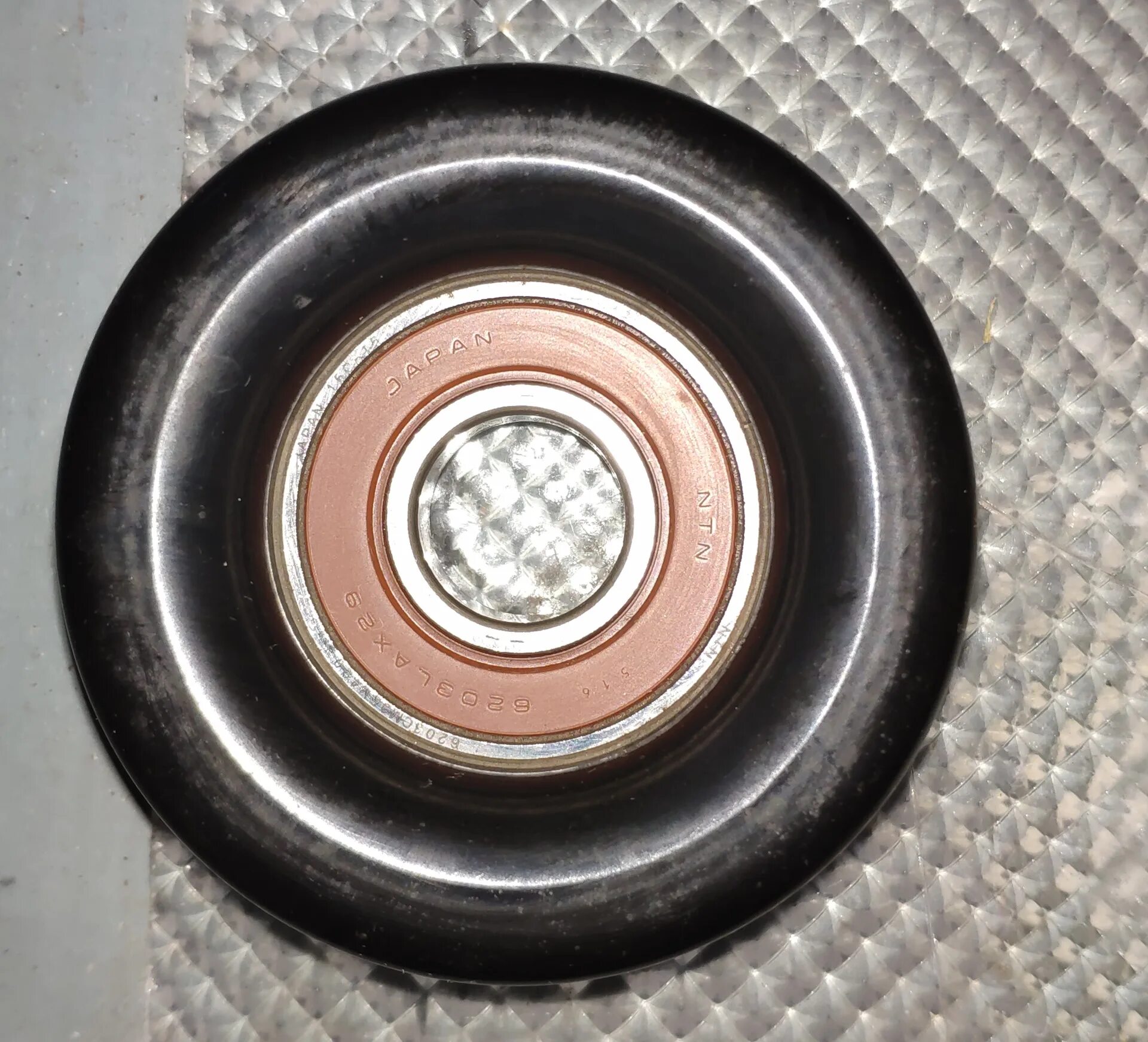 Митсубиси ролики. Ролик натяжителя mitsubishi rvr. Mitsubishi 1341a042. Mw400125 mitsubishi ролик обводной приводного ремня. Ролик обводной мицубиси аутлендер 2,4.