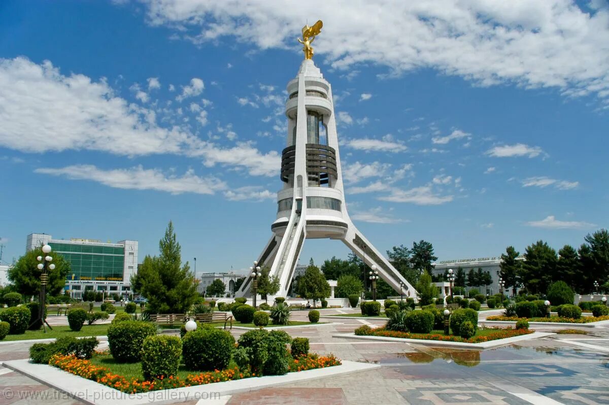 Час в ашхабаде. Арка нейтралитета туркменистана. монумент независимости туркменистана. монумент нейтралитета туркменистана. арка нейтралитета в ашхабаде.