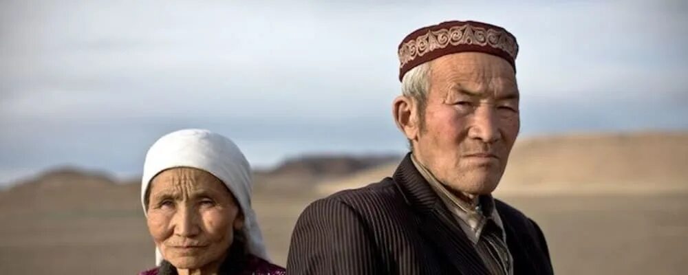 Седой казах. Казахская апашка. Пожилой казах. Старик казах. Казахская бабушка.