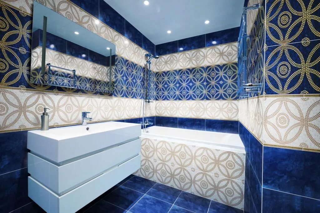 Плитка для ванной. Красивая плитка для ванной комнаты. Плитка для ванной комнаты синяя. Отделка ванной плиткой.