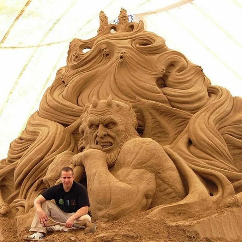 Поражающих воображение