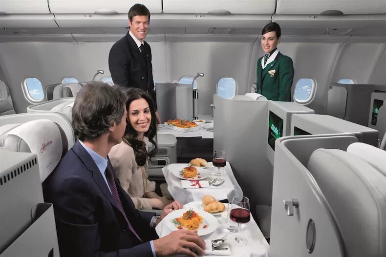 Предложения бизнес класса. Бизнес самолет. Qantas бизнес класс. Бизнес самолет. United airlines 906 business class.