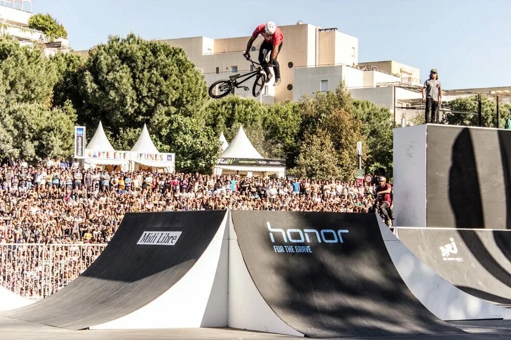 Что лучше скейт или бмх. Скейт парк фрязино бмх. Скейт парки для бмх. Бмх стрит соревнования. Бмх фристайл стрит.