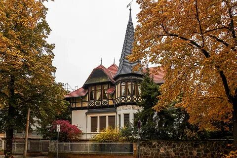 Здания осень