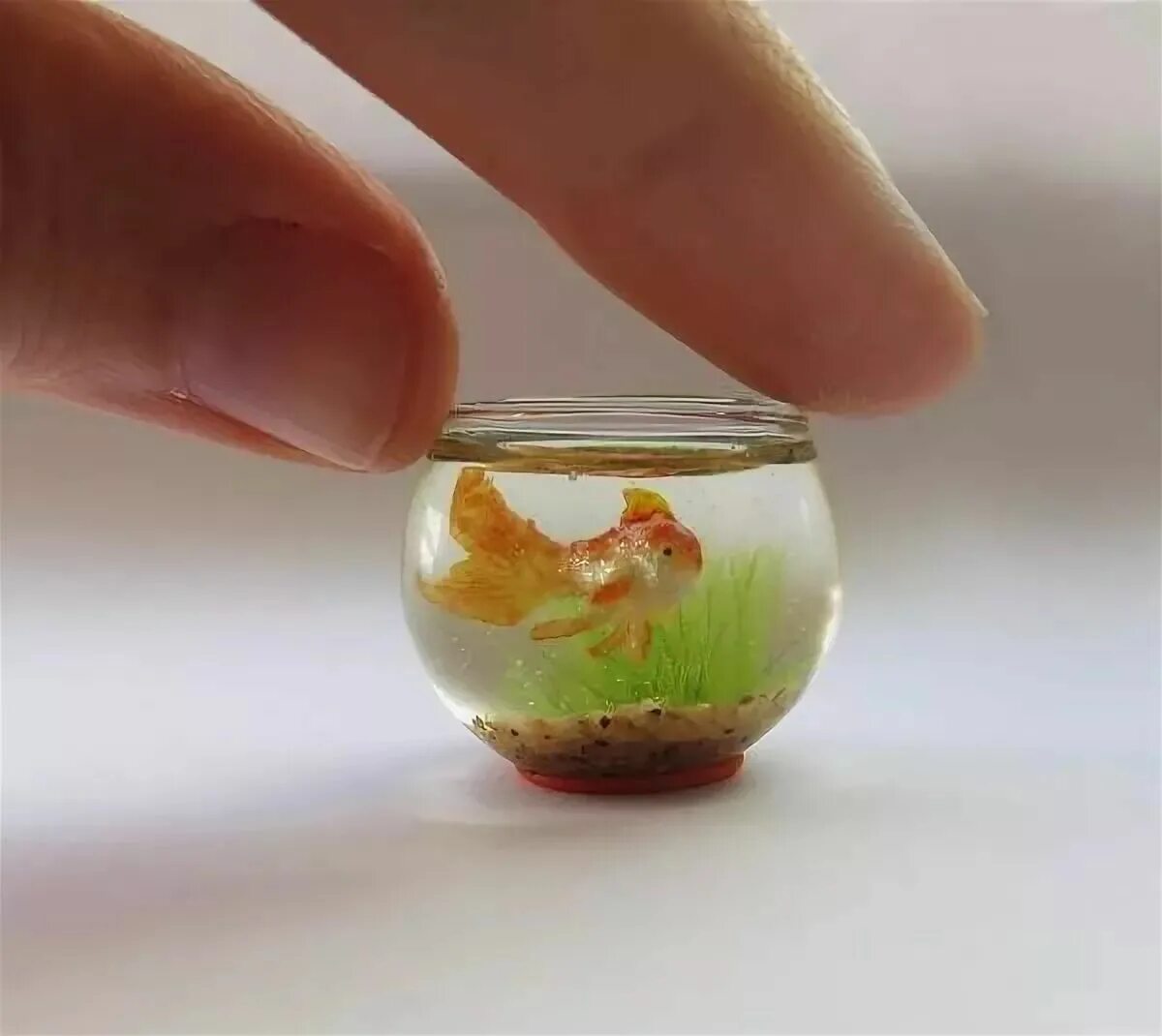 шарики из эпоксидной смолы. мини аквариум из эпоксидной смолы. аквариум с эпоксидной смолой.