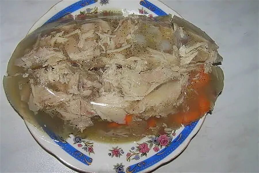 Сколько варить студень из курицы. Холодец из куриных лапок. студень из куриных лапок. холодец из куриных лапок и курицы. холодец из лапок курицы.