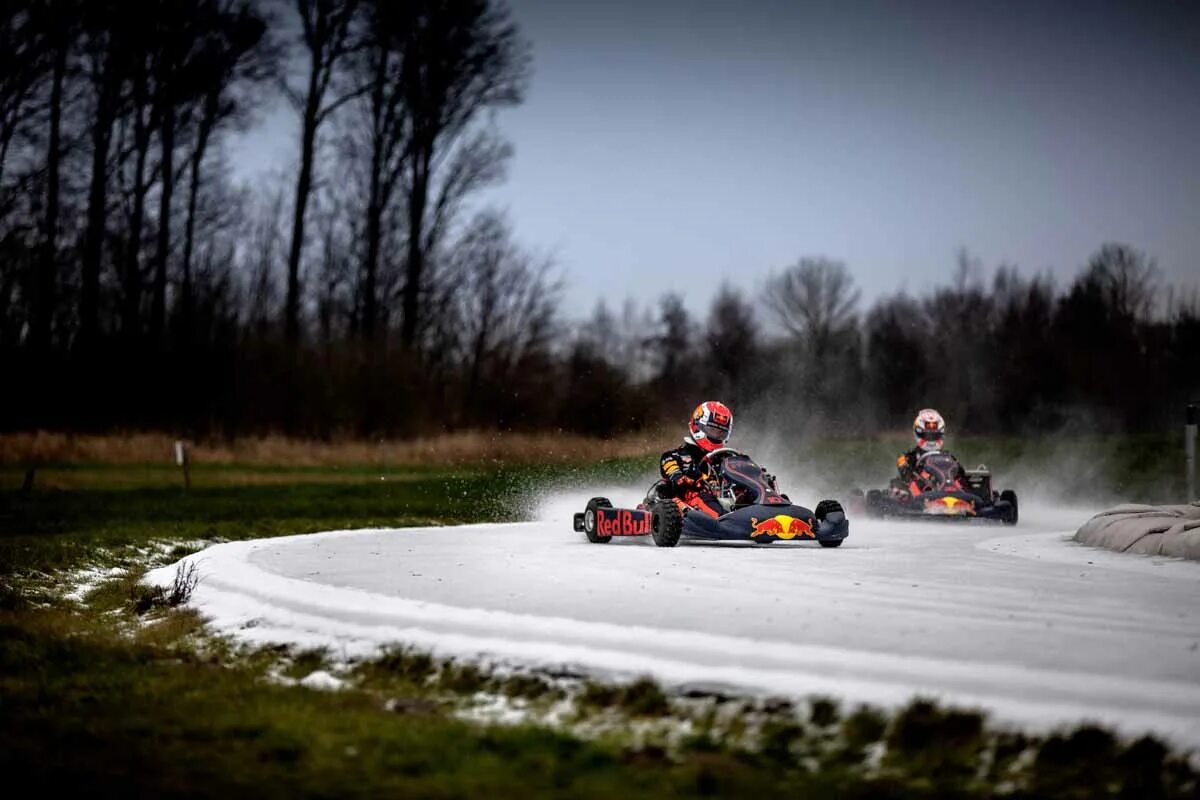 Спортивный картинг. Картинг в йошкар-ола парк. Примо картинг санкт-петербург. Автоспорт картинг. Картинг спорт.