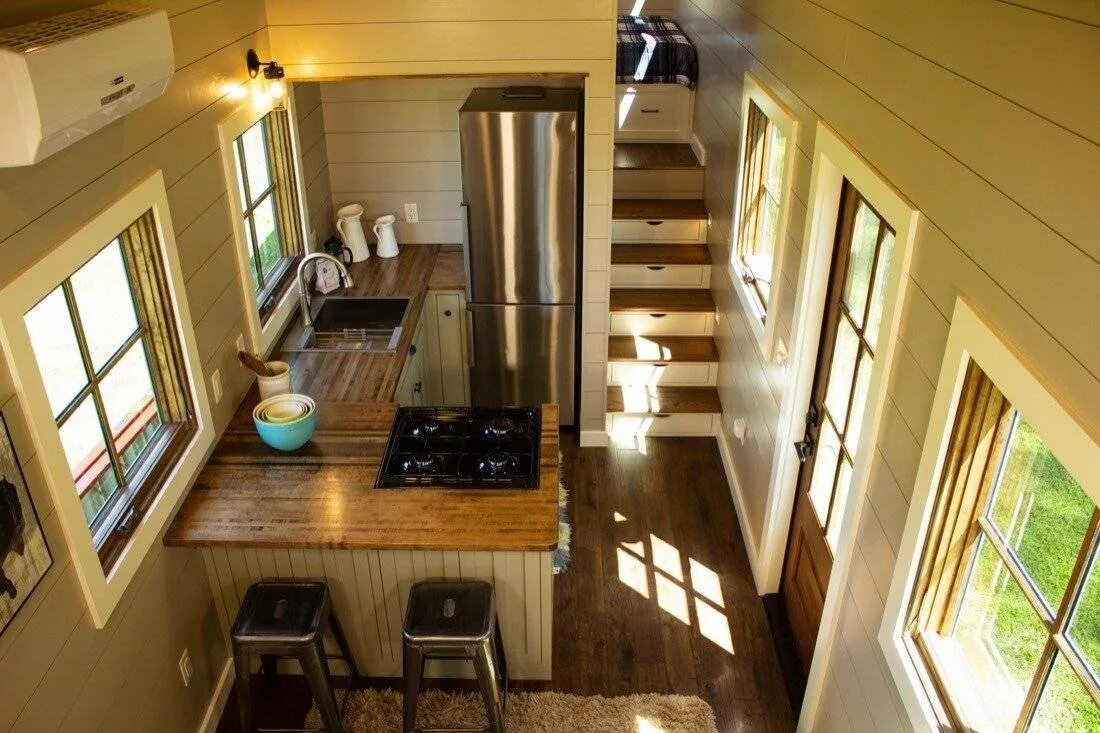 Дом 5 4 внутри. Мини-домик &quot;tiny house&quot; с кухней 7х4.8м. tiny house кухня. tiny house 6х4. тини хаус изнутри.