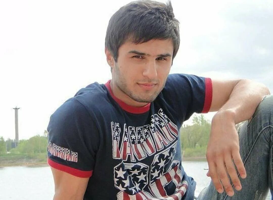 Осетины тик токеры. Красивые кавказские мужчины. Фото мужчин кавказа. Askhab sulimanov. Красивые парни кавказа.