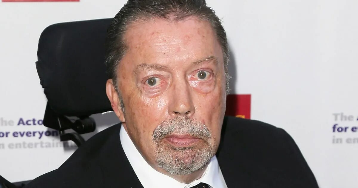 Tim curry. Тим карри 2025. актер тим карри 2025. timothy james curry. тим карри сейчас.