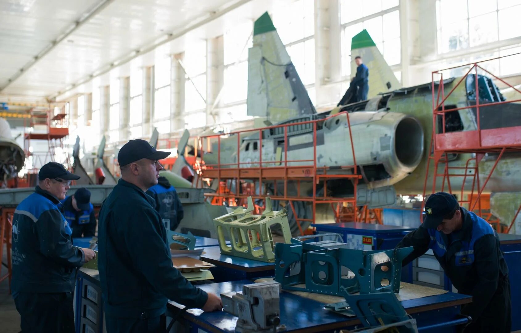 558 й ремонтный завод, беларусь. 558 авиационный завод. 558 авиаремонтный завод барановичи. Авиационный ремонтный завод чита. 558 авиационный завод.