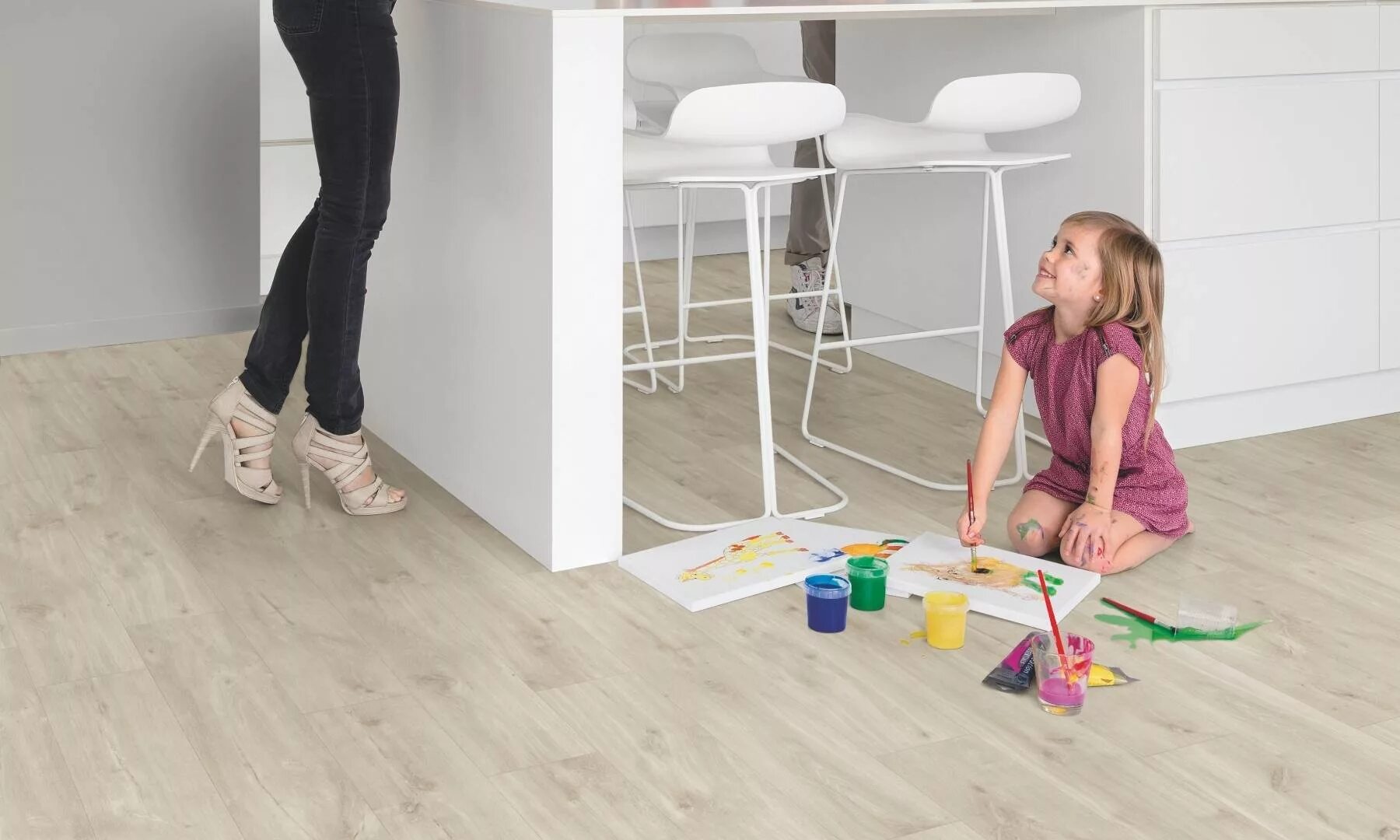 Aquafloor real wood af 6033. Кварц ламинат для стен кварц виниловый ламинат. Кварцвинил в комнате. Кварцвинил в комнате. Ванная под дерево.