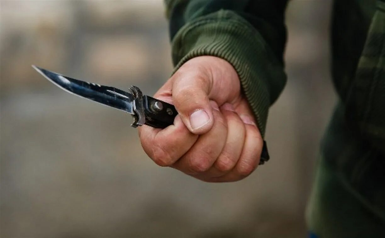 Угрожающий нож. Угрожающий нож. Угрожающий нож. Угрожающий нож. Угрожающий нож.