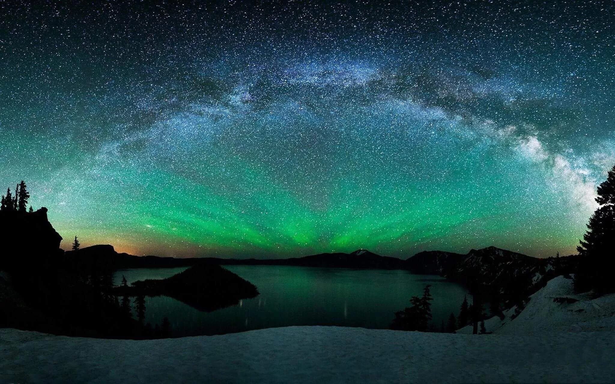 C aurora. Млечный путь и северное сияние. aurora borealis северное сияние. полярная звезда и северное сияние. северное сияние панорама.