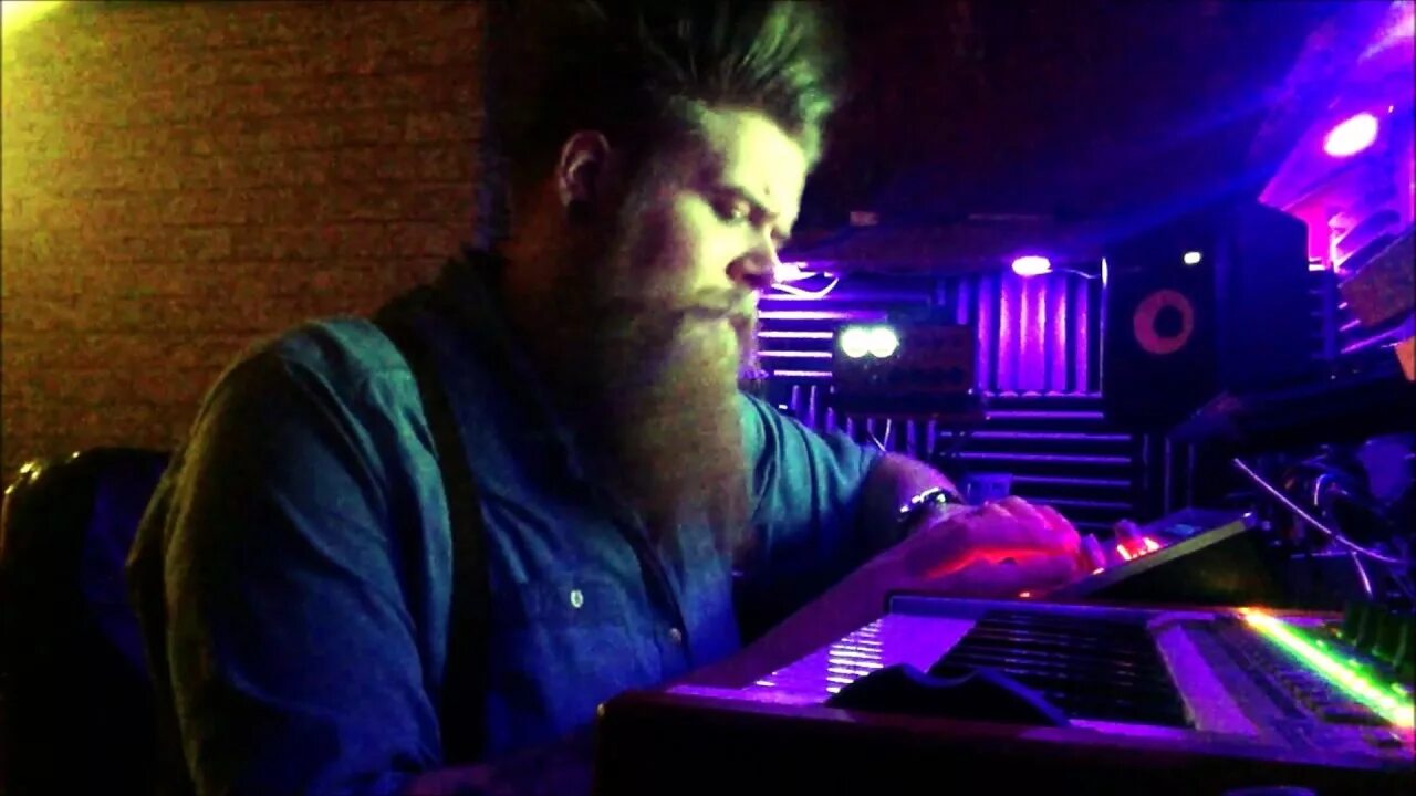 Violet Memorex Memories. Com Truise mem. Com truise