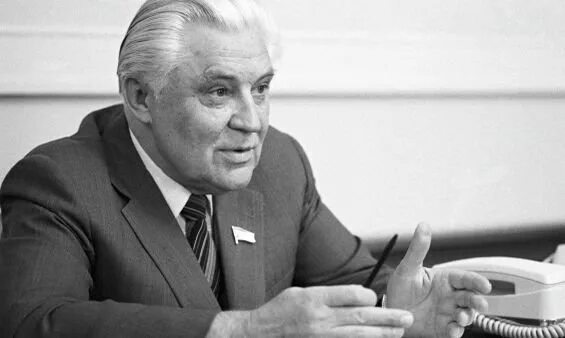 Первые секретари цк компартии украины. Первые секретари цк компартии украины. Первые секретари цк компартии украины. Щербицкий и брежнев. Кравчук на съезде цк кпу.