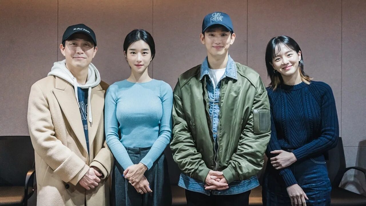 Дораму нормальным быть нормально. Kim soo hyun and seo ye ji. дорама псих но всё впорядке. псих, но все в порядкедорама. корейская дорама я псих но это нормально.
