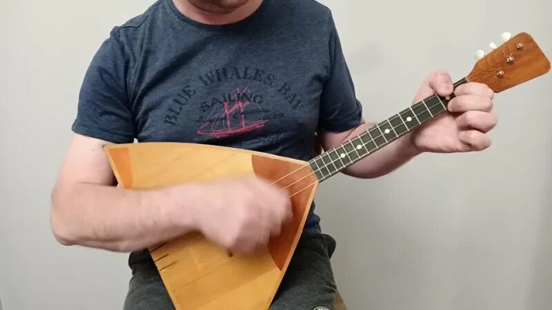 балалайку настроили в теплом помещении а затем. народный строй балалайки. балалайку настроили в теплом помещении а затем. балалайка черниговская. большая балалайка-контрабас.