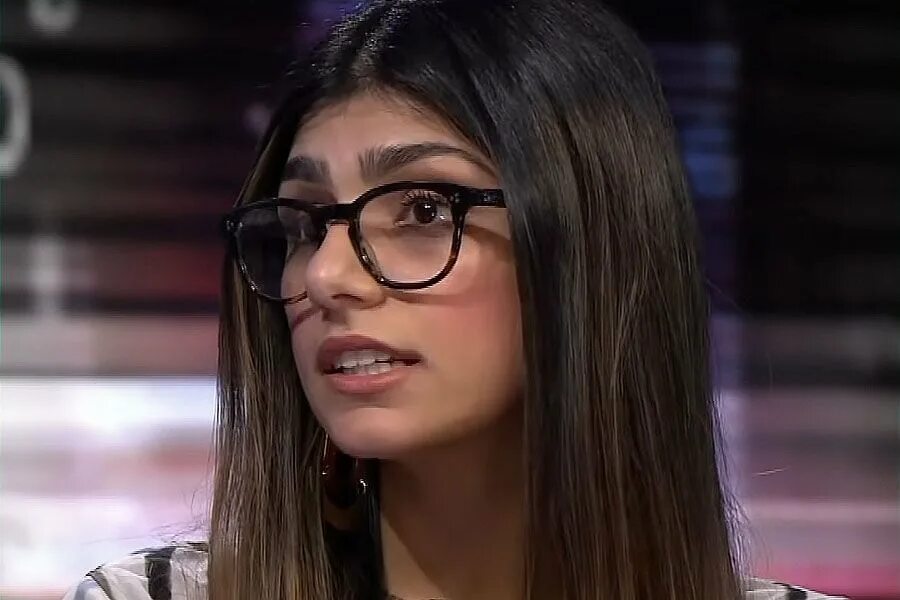 Mia khalifa в 16 лет. Миа Халифа в 16 лет. Миа Халифа в 16 лет до пластики.