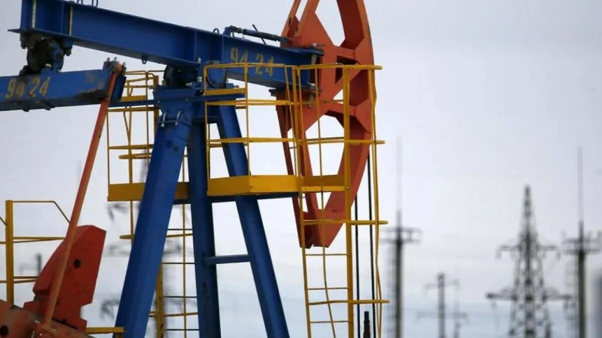 Казахстан нефть. Нефтегазовая отрасль. Добыча газа в казахстане. Добыча нефти в казахстане. Добывающая промышленность казахстана.