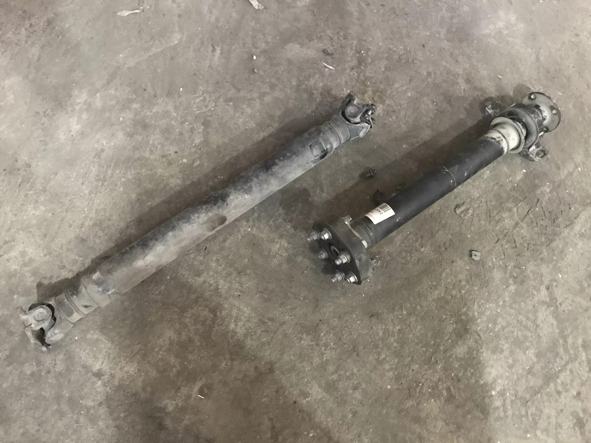 Кардан land rover discovery 2 передний. Кардан 4х4 нижний. Ауди 80 б3 кардан рулевой артикул. Рулевой кардан мазда 3. 2.