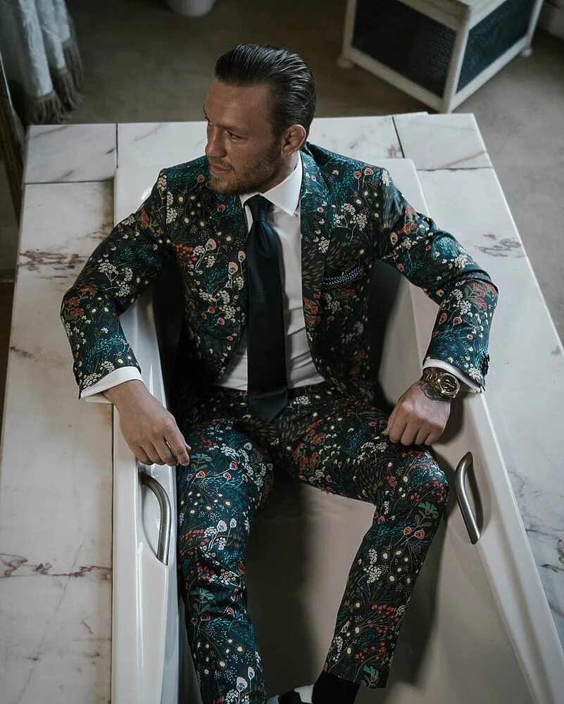 Mcgregor одежда. Кокон макгрегор. конор макгрегор стиль 2025. connor mcgregor 2025 в костюме. конор макгрегор 2019.