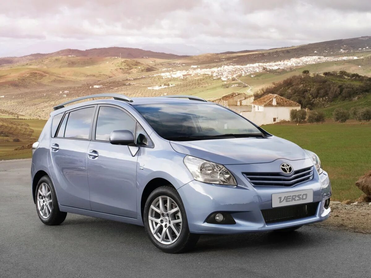 Тойота картинки. Toyota Verso 2009. Toyota Verso 2010. Тойота версо 2010. Тойота версо 2009.