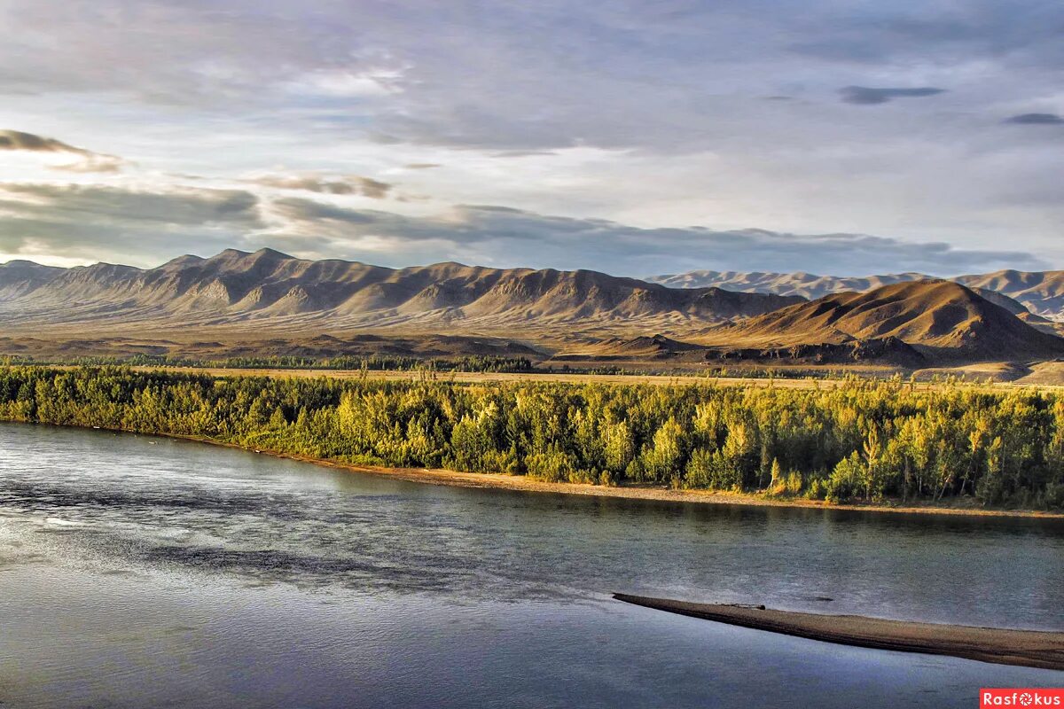 Летом я по побывал на енисее. Река енисей. Дивногорск красноярский край река. Красноярское водохранилище царские ворота. Летом я побывал на енисее.