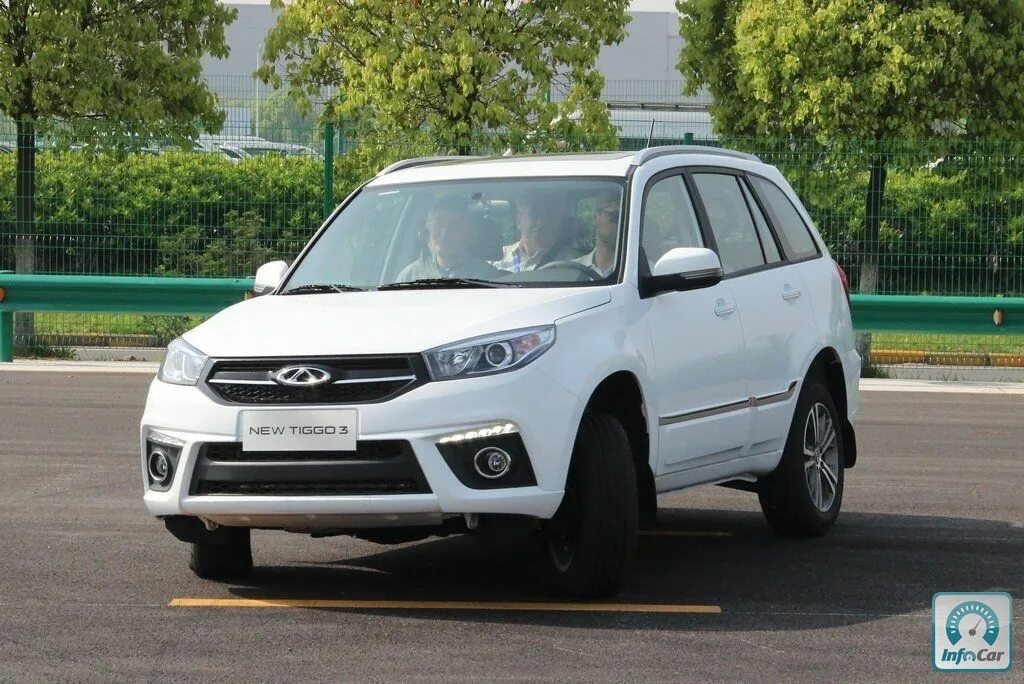 Лампа ближнего света чери тигго 4. Chery tiggo 3 png. Фонарь противотуманный задний правый тигго. Смайлз уайт чери. Тигго 3 лампы.