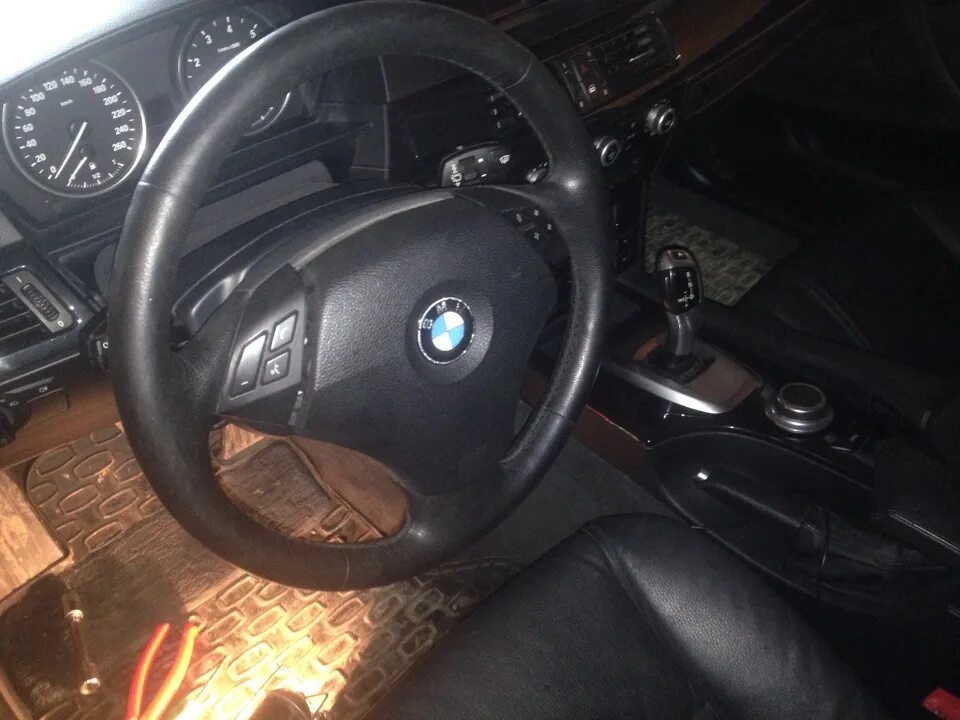 Fabia 3 активный круиз контроль. Круиз контроль бмв е60. Бегунок круиза bmw e90. Е60 круиз. Е60 круиз.