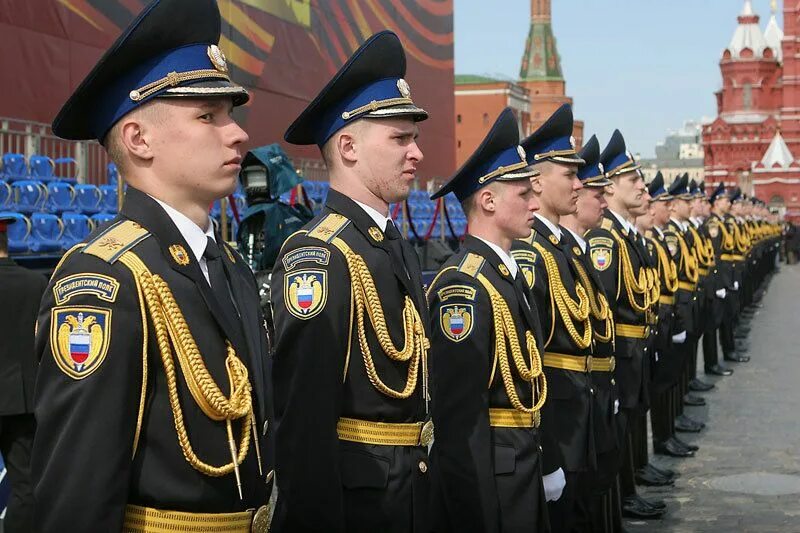 Красная площадь 2023. День президентского полка комендатуры московского кремля. Службы на красной площади. Выпускной мчс на красной площади. Выпускной мчс красная площадь 2023.