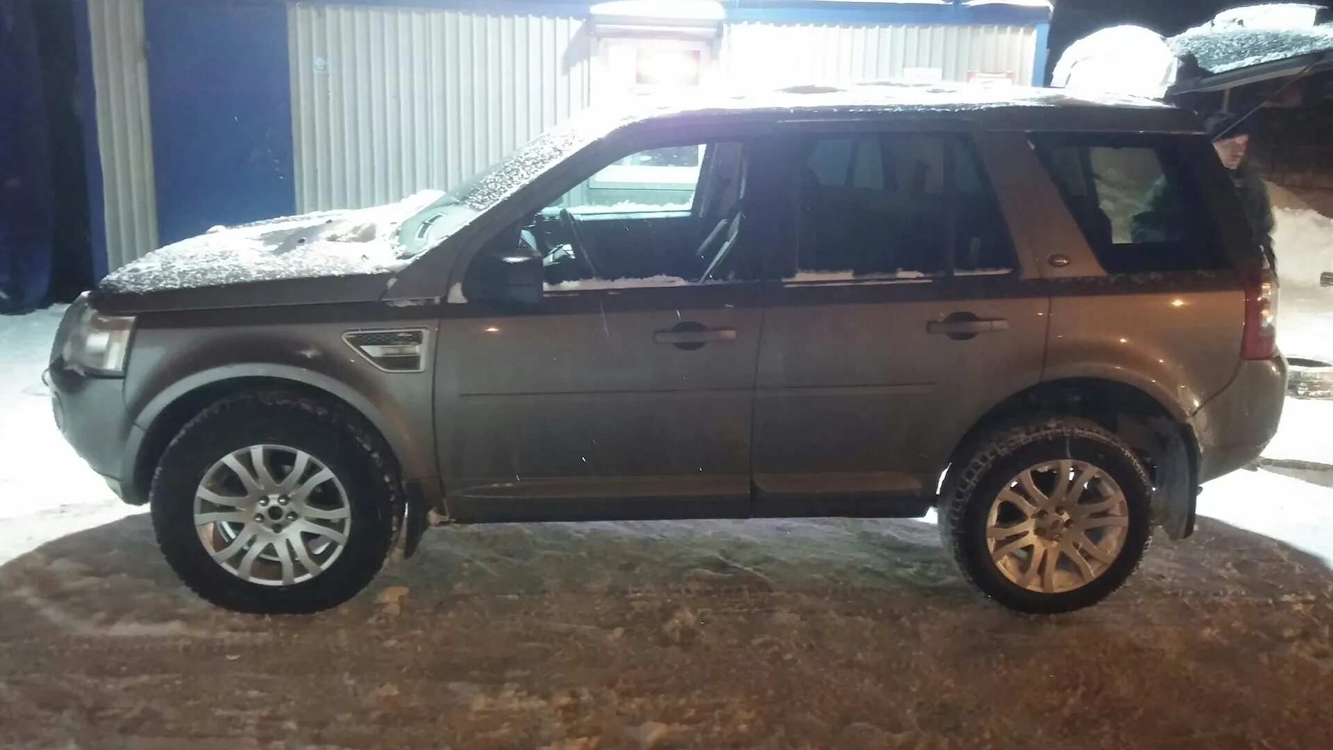 Шины land rover freelander. Диски на ленд ровер фрилендер 2. Диски r17 land rover фрилендер. Freelander 2 кузов. Ленд ровер фрилендер 1 на грязевой резине.