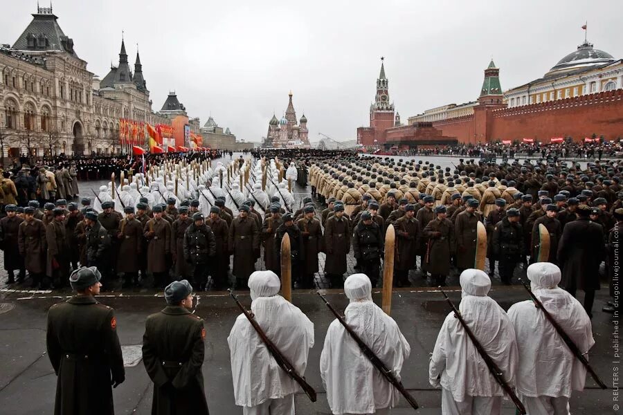 васильев парад 1941. день воинской славы парад 7 ноября 1941 года в москве на красной площади. парады на октябрьскую революцию в 1941 год. парад 1941 года на красной площади. парад 41.