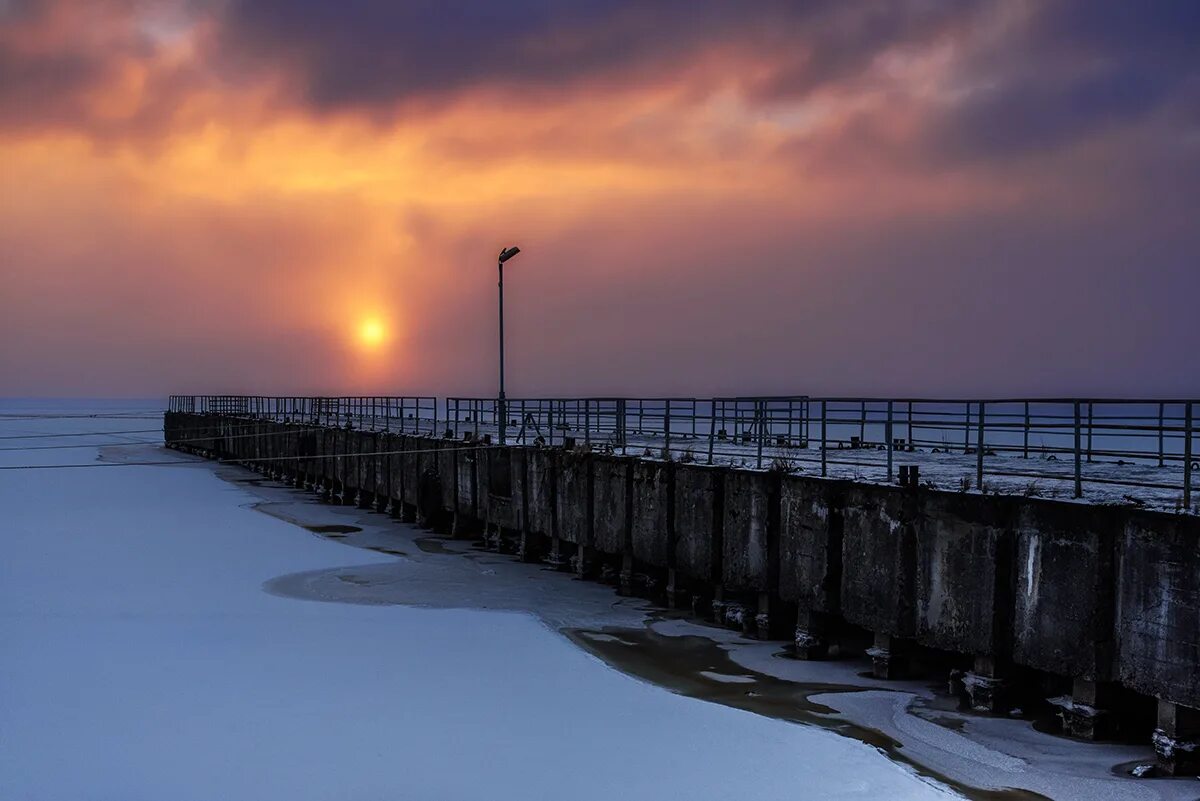 ленинградская пристань в кронштадте. ленинградская пристань в кронштадте. умиротворяющий пейзаж. чистые пруды аннолово пляж. елнать река.