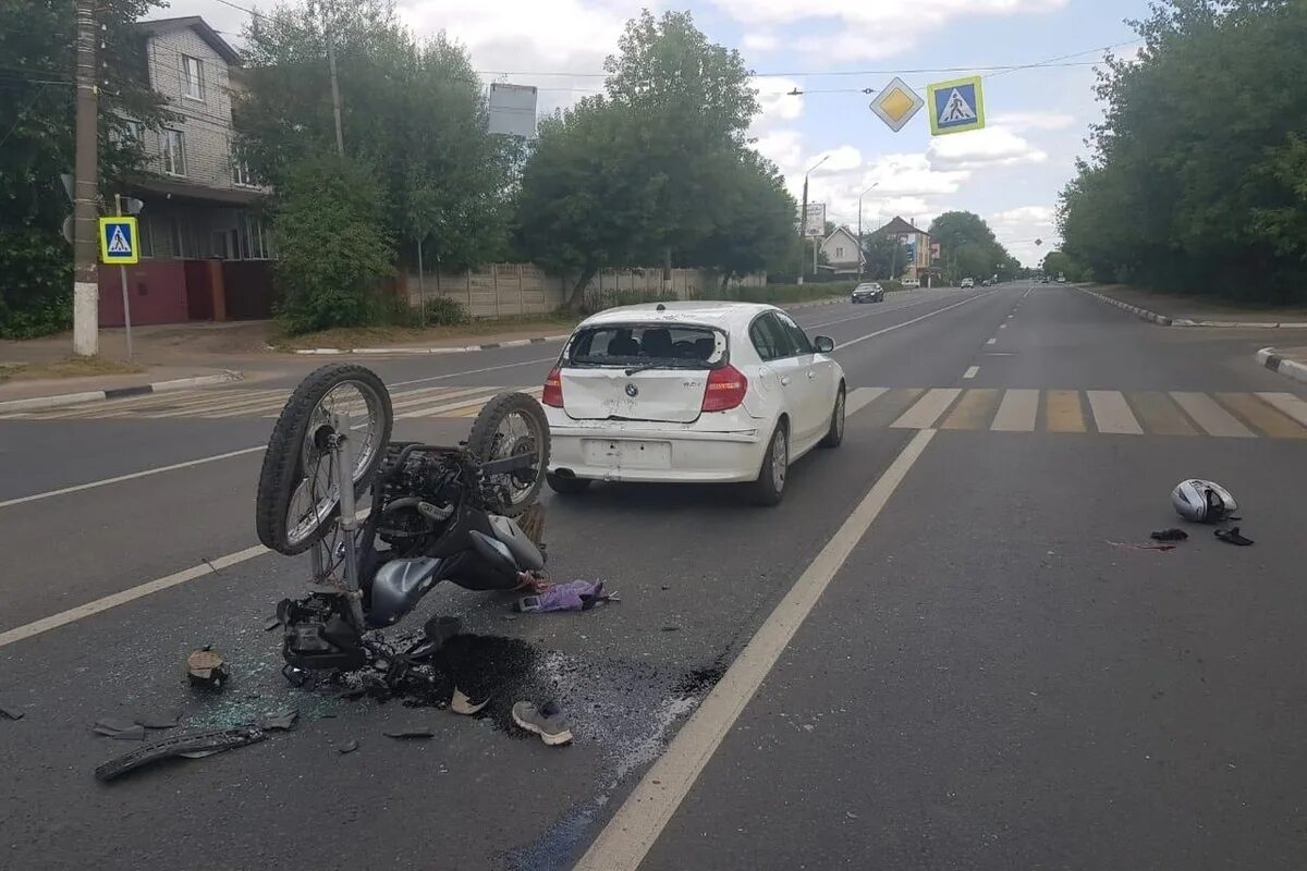 Признаки происшествия. Авария с мотоциклистом в Твери.