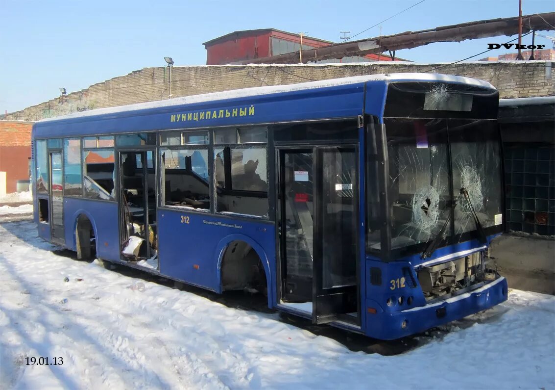 КАВЗ 4239. КАВЗ 4239 задняя площадка. КАВЗ-4239 Владивосток. КАВЗ 4239 стекла. Автобус 312 ижевск бодья