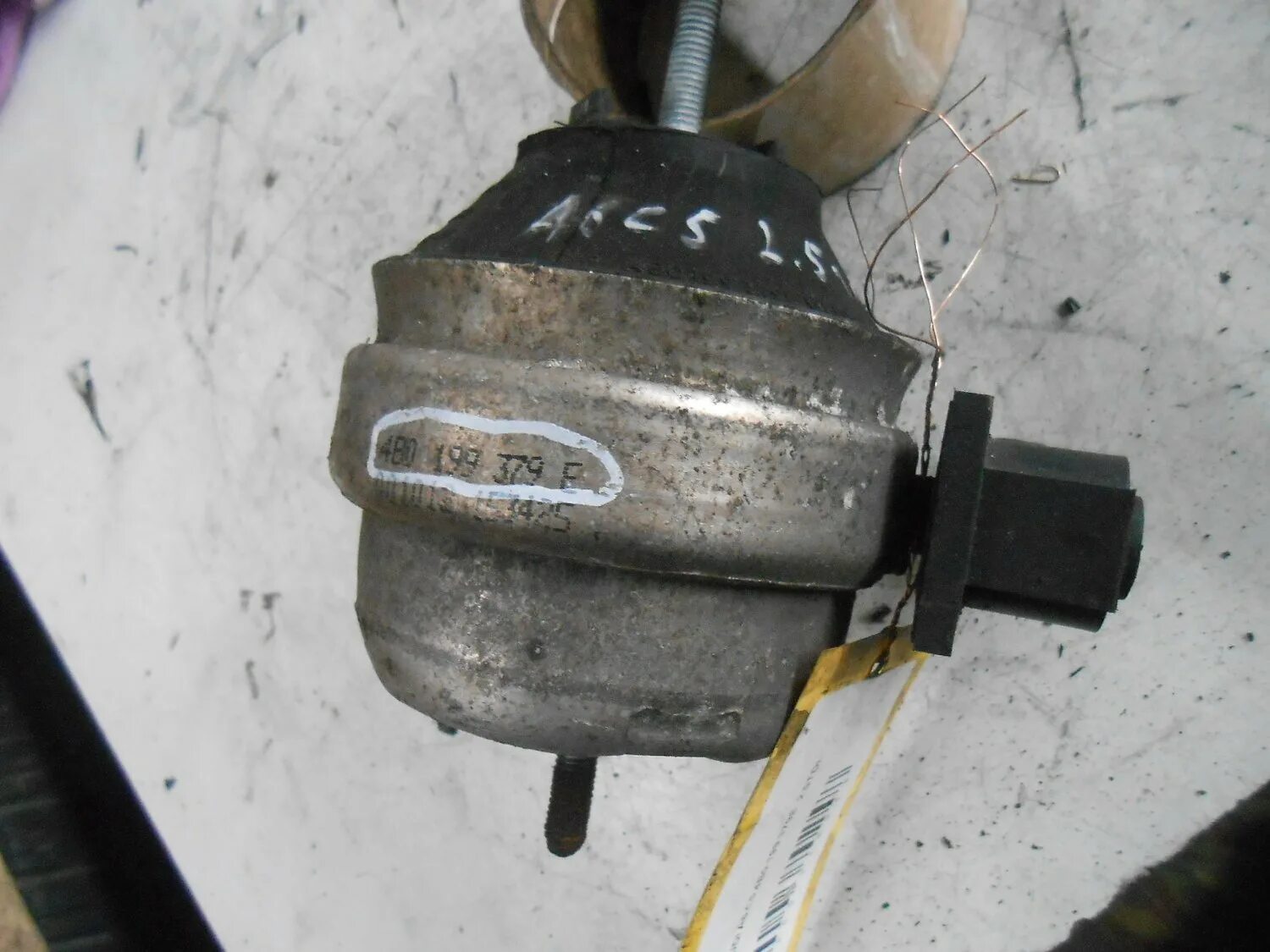 Audi a4 b7 подушка двигателя. 5. Подушка двигателя ауди а 6 ц 5. Подушка двигателя ауди а 6 ц 5. 6.