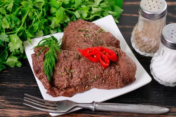 Блюда из говяжьего сердца. Приготовить сердце говяжье. Говяжье сердце жареное. Жарка говяжьего сердца. Приготовление говяжьего сердца.