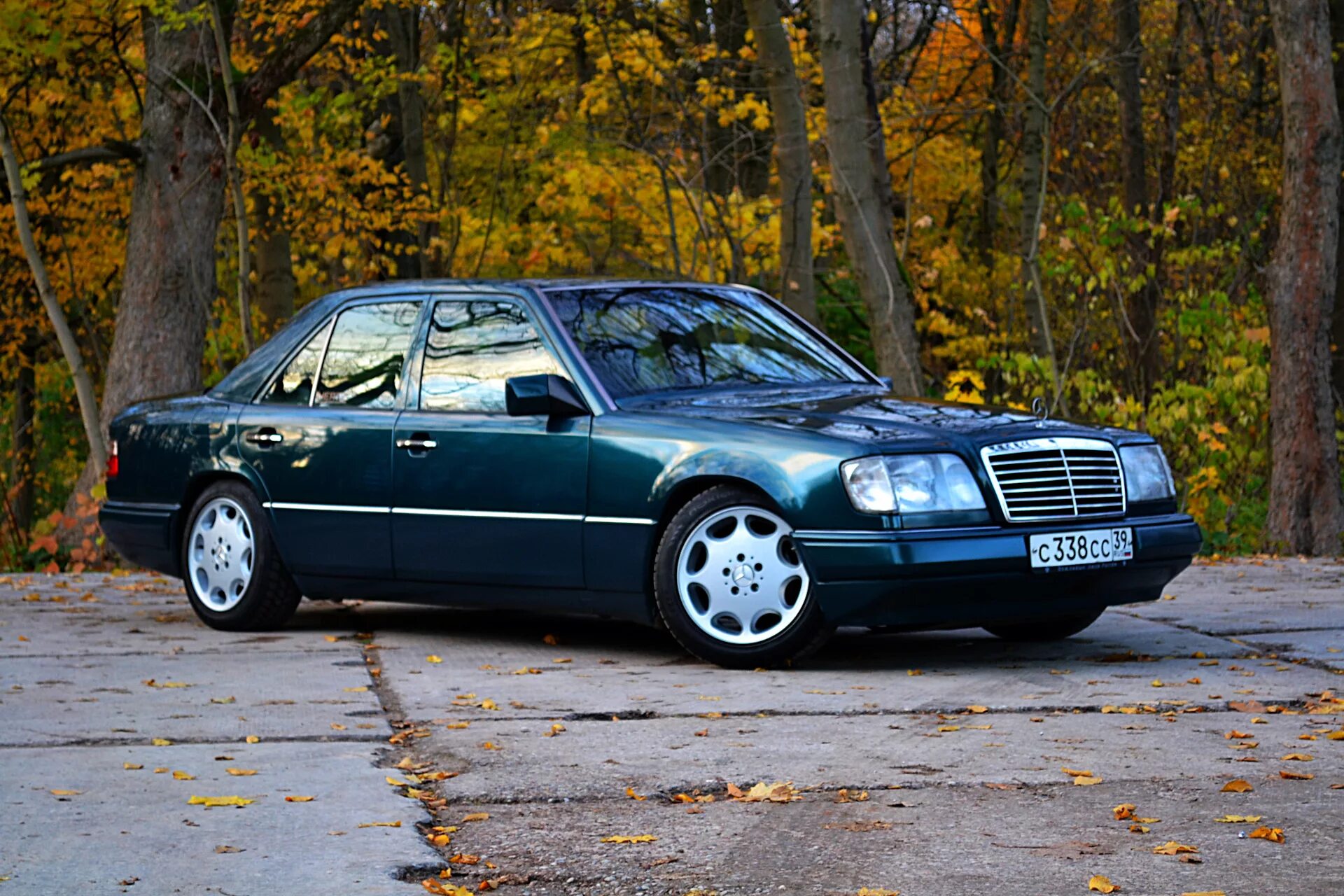 Мерседес е124. Mercedes-Benz w124. Мерседес Бенц w124. Mercedes Benz 124. Мерседес Бенц 124 е500.