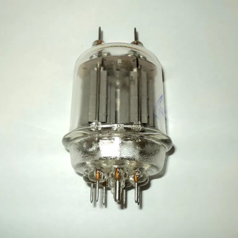 Панелька для радиолампы 6п43п. Радиолампа 6п14п. Гми-2б ссср. Генераторная лампа гу-19. Скупка радиоламп.